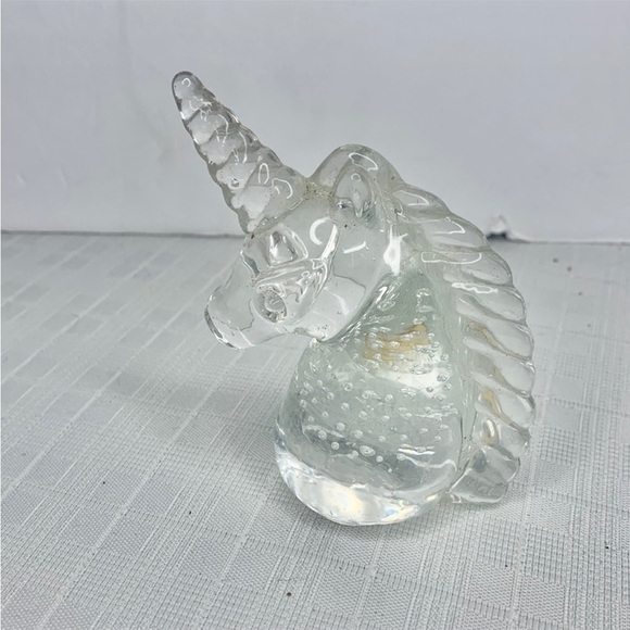 Glass unicorn heavy duty paperweight - Picture 3 of 5